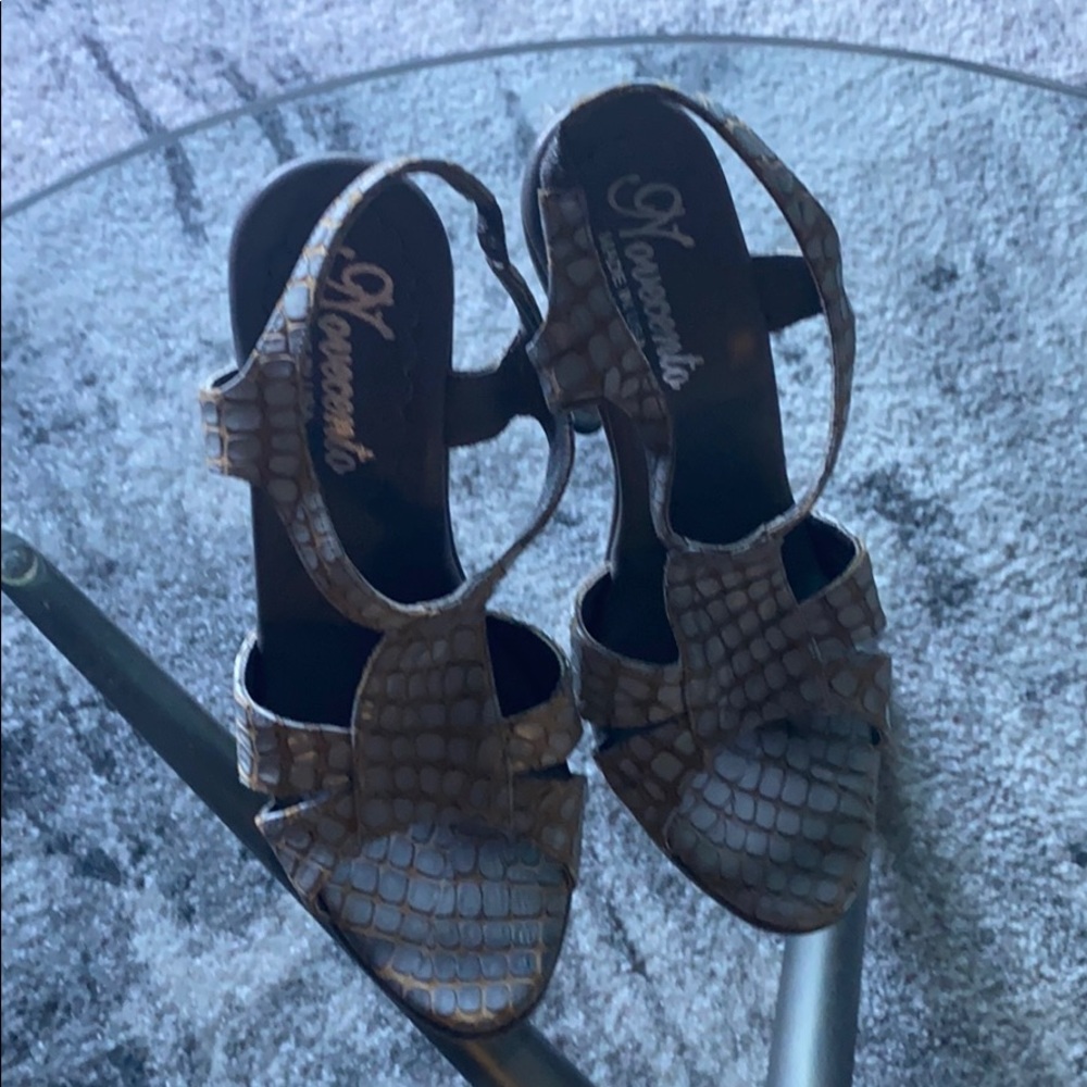 Novecento crocodile heels in grey/bluish and tan